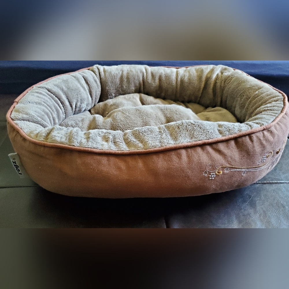 Plush Brown and Taupe Cat Bed - Cozy Round Pet Lounger